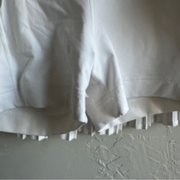 Lululemon Varsity High-Rise Pleated Tennis Skirt in White Size 8 - Picture 6 of 15